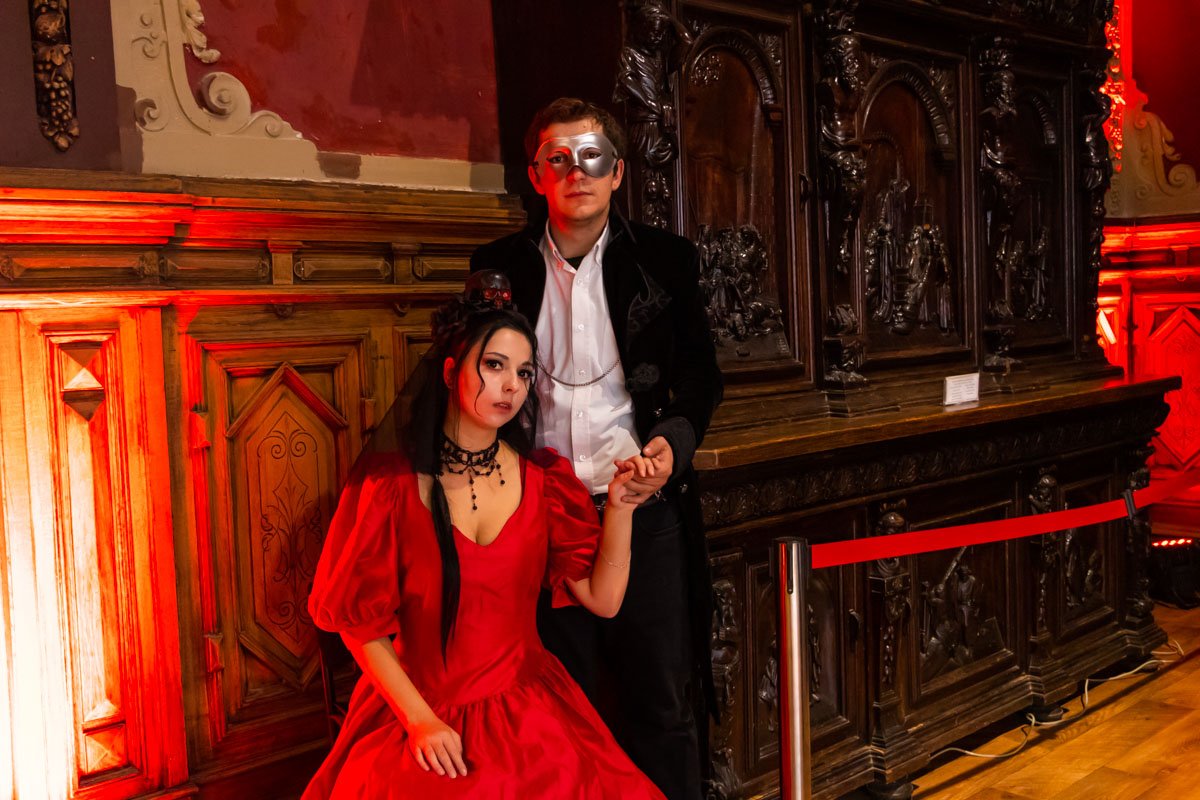 Этот бал — отличное напоминание о том, что вампиры - стильные персонажи