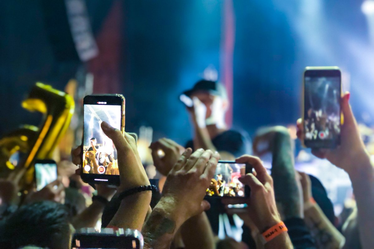 «Знать бы хотя бы где ты, с кем ты, тепло ли там, я-то на твоей планете» «Знать бы хотя бы где ты, с кем ты, тепло ли там, я-то на твоей планете»