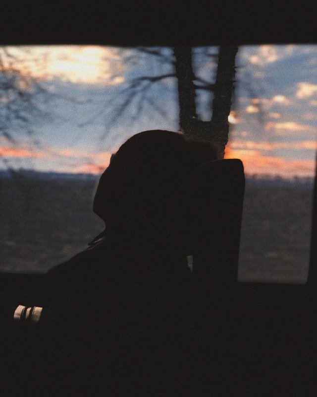 Уезжать, но всегда возвращаться. Фото: @anna_void