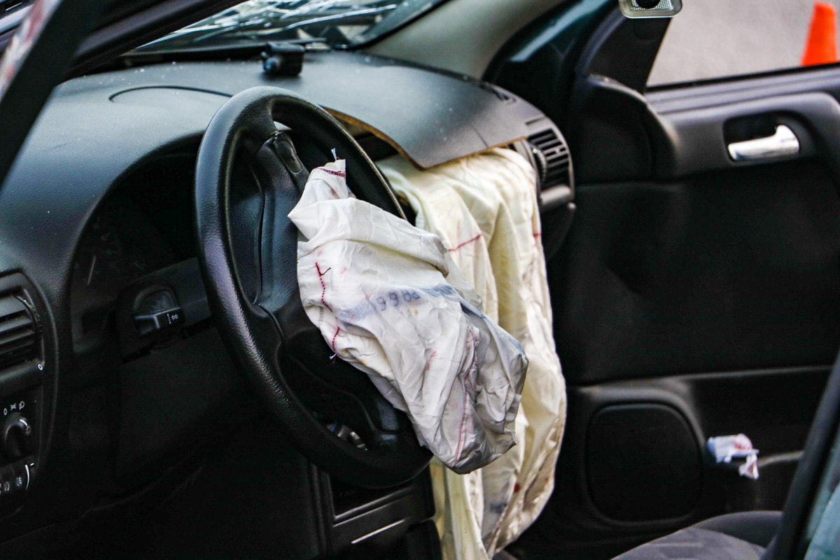 Пострадали двое мужчин из Opel Пострадали двое мужчин из Opel