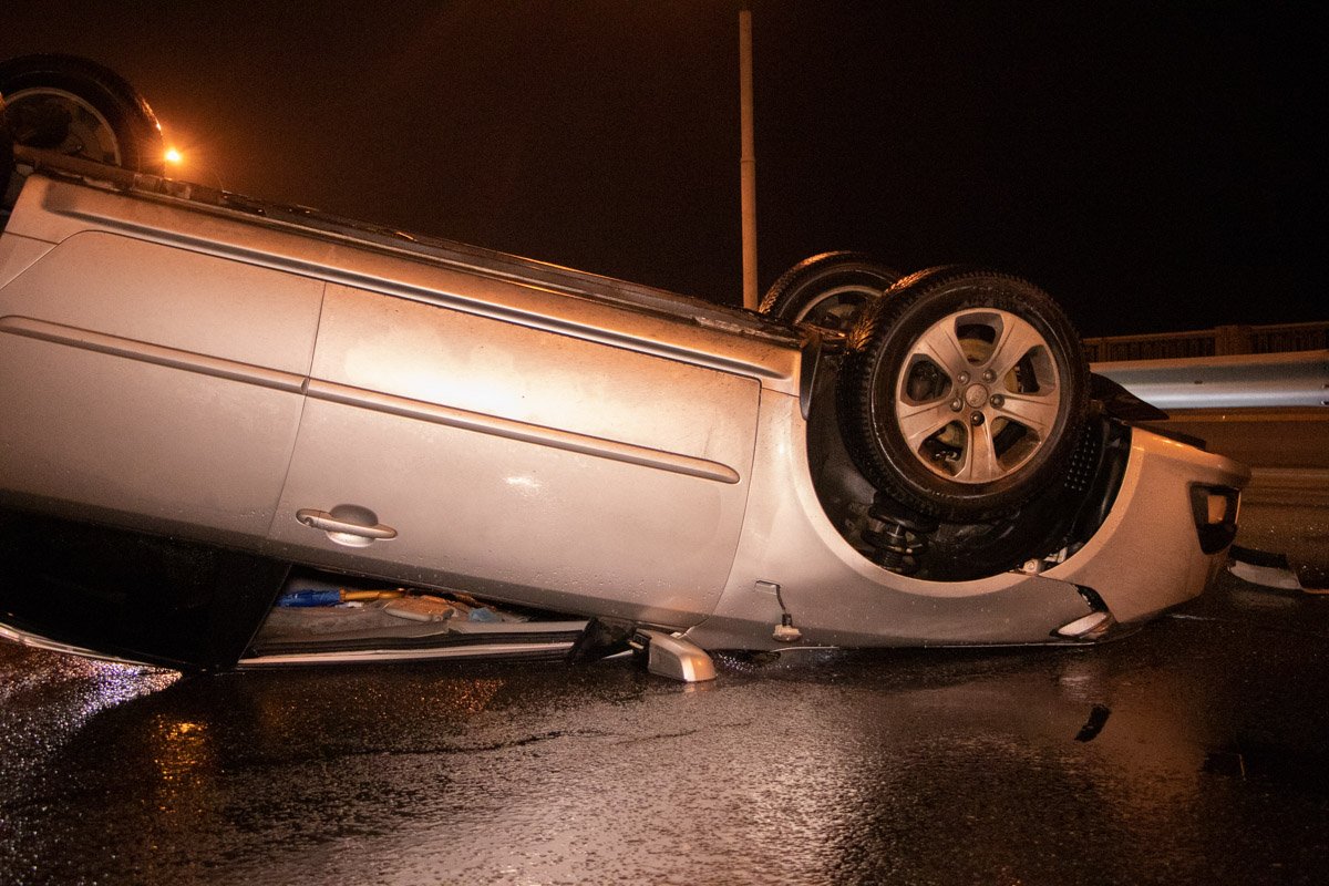 Водитель Kia получил повреждения и попал в больницу Водитель Kia получил повреждения и попал в больницу
