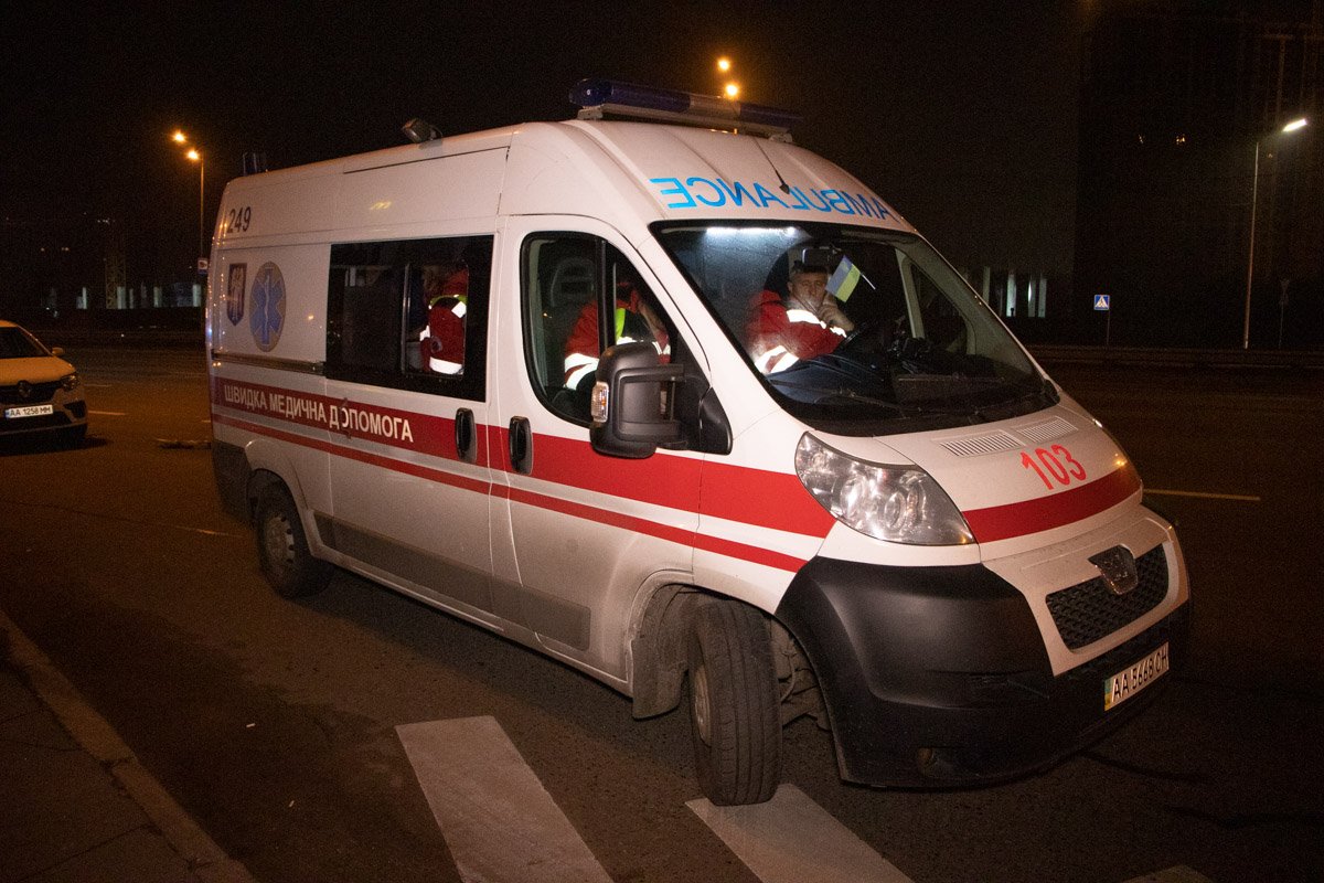 На месте остались дежурить медики На месте остались дежурить медики