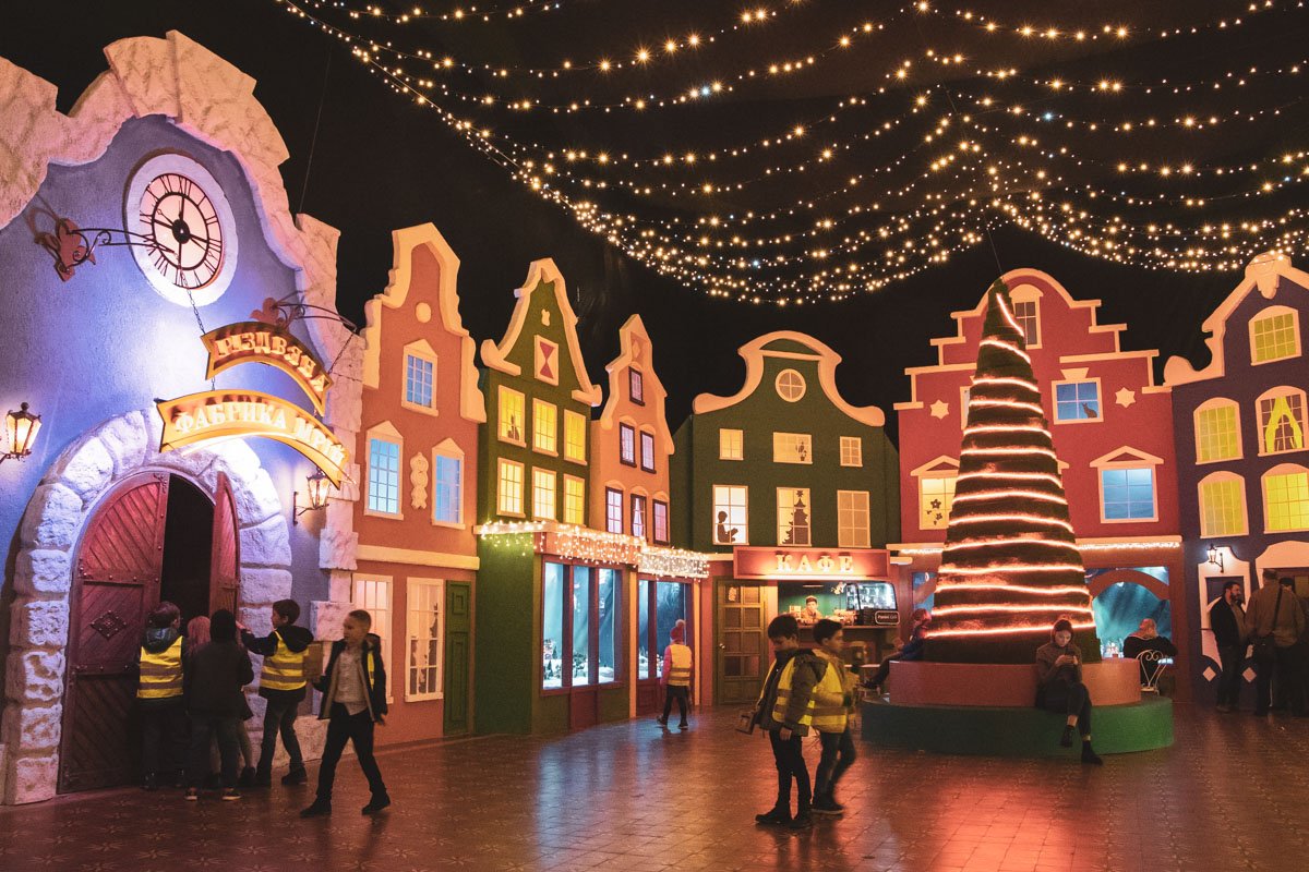 Этот сказочный город, который можно было видеть только в фильмах, сейчас находится на ВДНГ