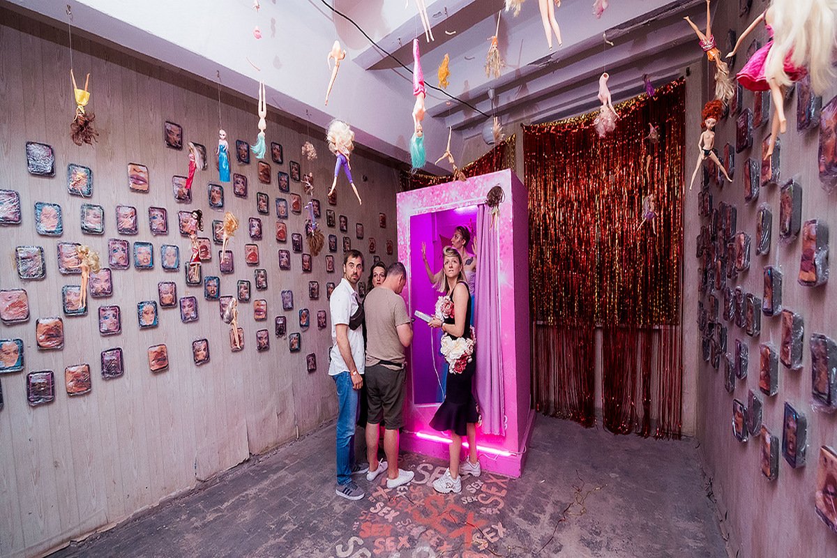 Каково это — не только сыграть в игру, но и стать ее частью, полностью в нее погрузиться? Узнаете, посетив выставку