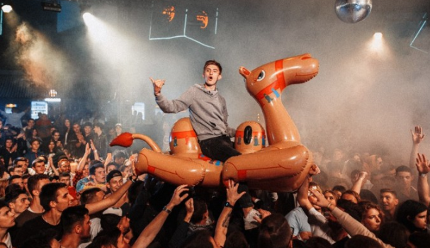 Виновники торжества смогут встретить на ВДНГ звездных гостей: KYIVSTONER, Курган & Агрегат, SELECTA