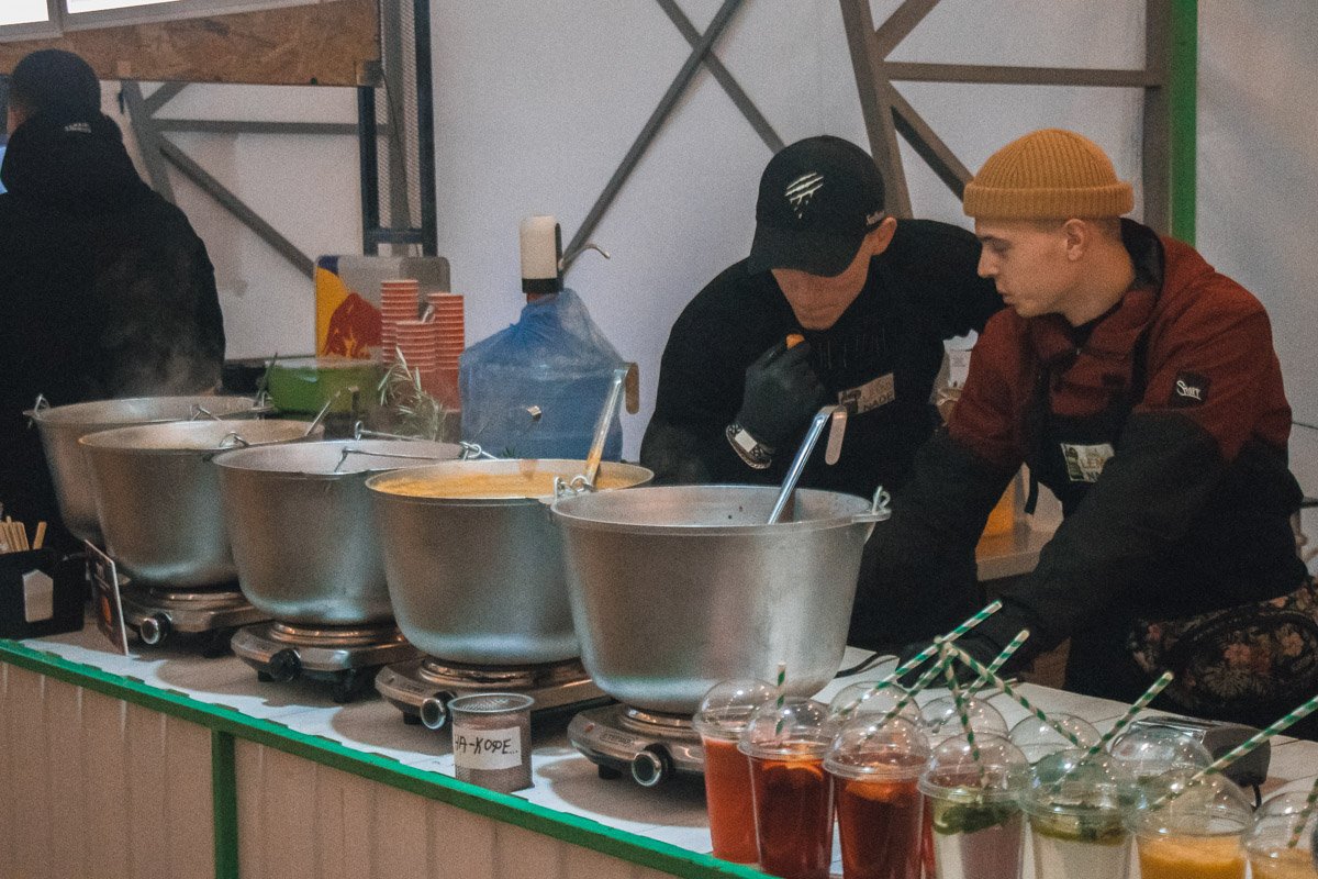 16 и 17 ноября в Киеве на ВДНГ проходит очередной Кураж Базар 16 и 17 ноября в Киеве на ВДНГ проходит очередной Кураж Базар