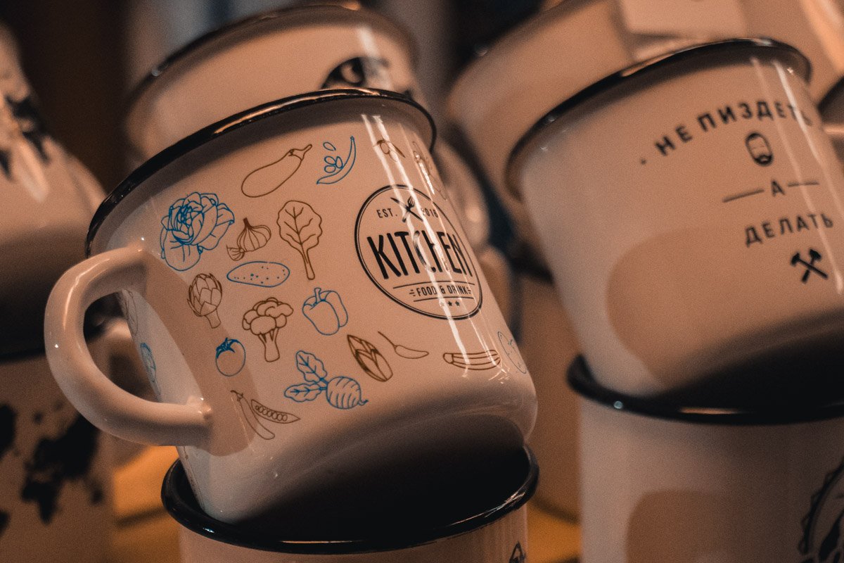 Здесь, как всегда, найдется, чем обновить гардероб, заапгрейдить свои гаджеты или побаловать свое жилье неординарными частичками декора Здесь, как всегда, найдется, чем обновить гардероб, заапгрейдить свои гаджеты или побаловать свое жилье неординарными частичками декора