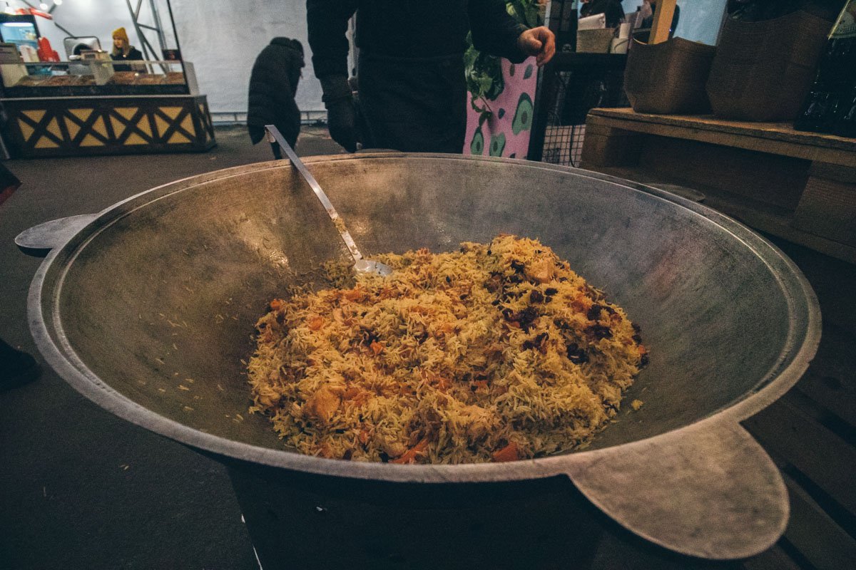 Запах плова так и манил Запах плова так и манил