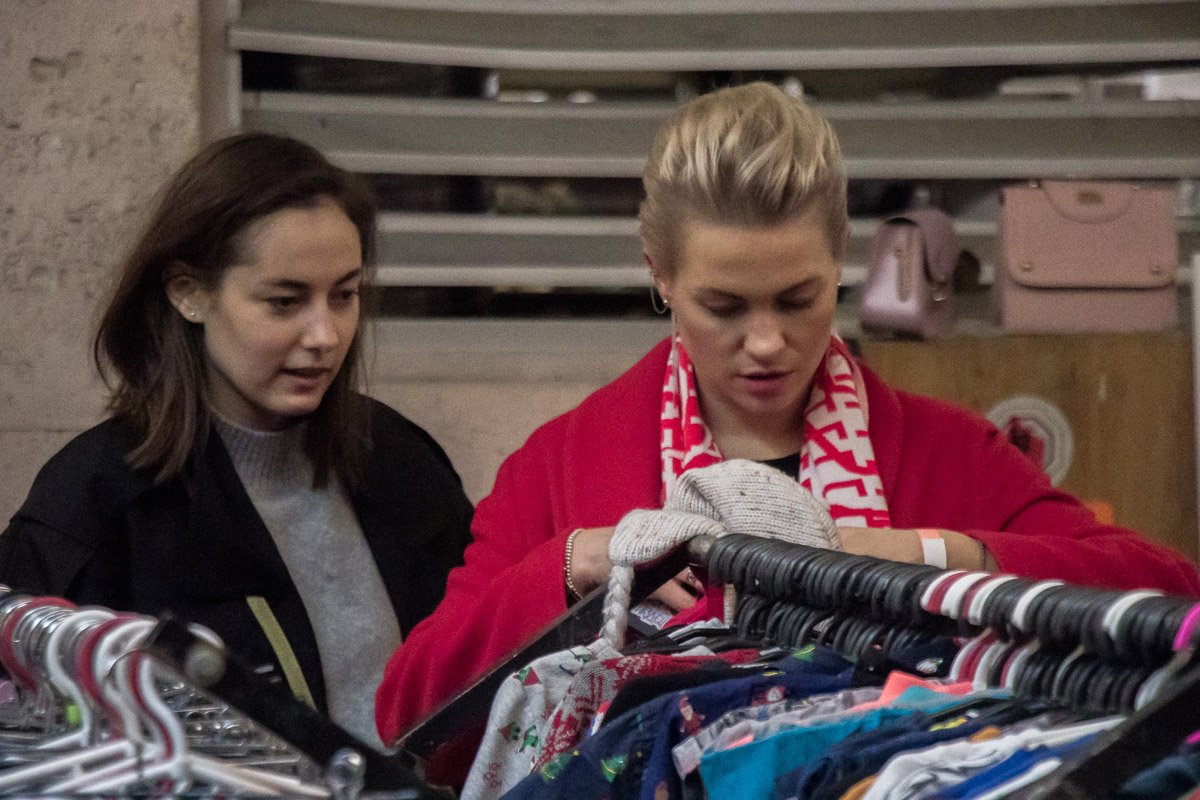 В этот раз Кураж Базар порадовал не только изобилием еды, одежды и аксессуаров, но и тотальными скидками на весь товар