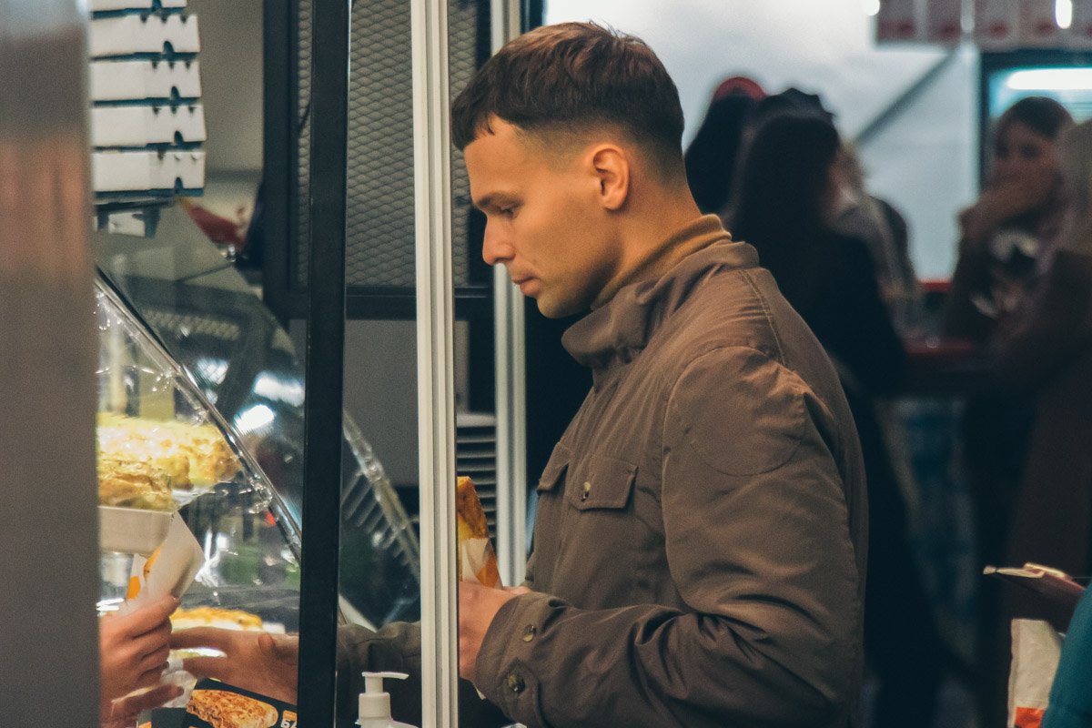 Тут очень уютно и мирно, все дружелюбные и общительные, каждый может почувствовать себя как дома