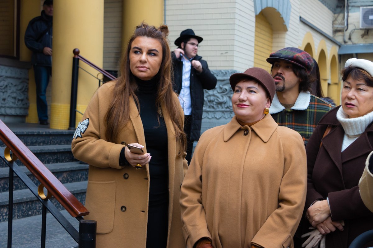 Оно несет в себе очень давнюю и крайне важную для народа историю о взаимопомощи и добре