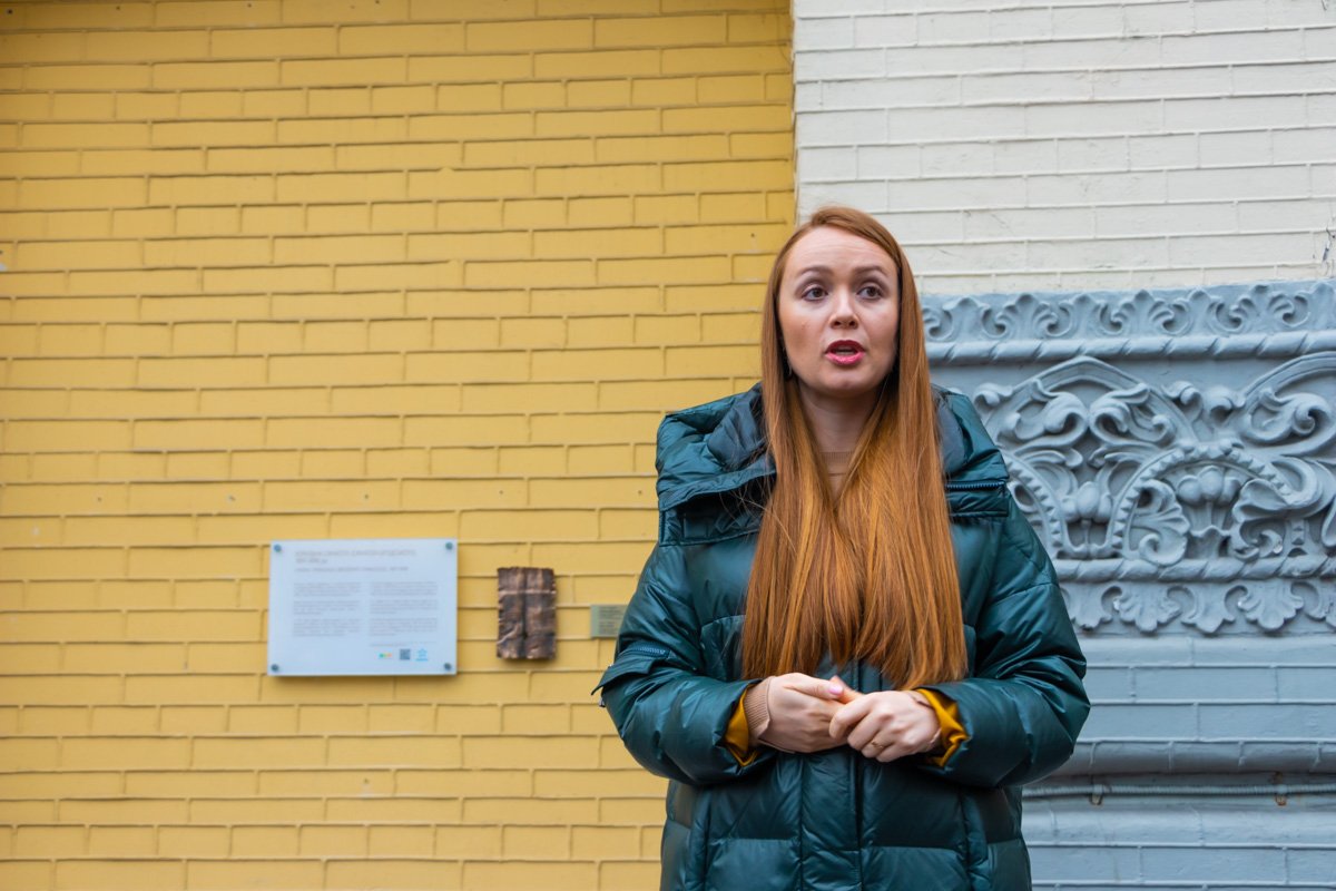 Брата убили разбойники, Яаков оказался в тюрьме, но позже его освободили, так как письмо помогло собрать деньги для выкупа