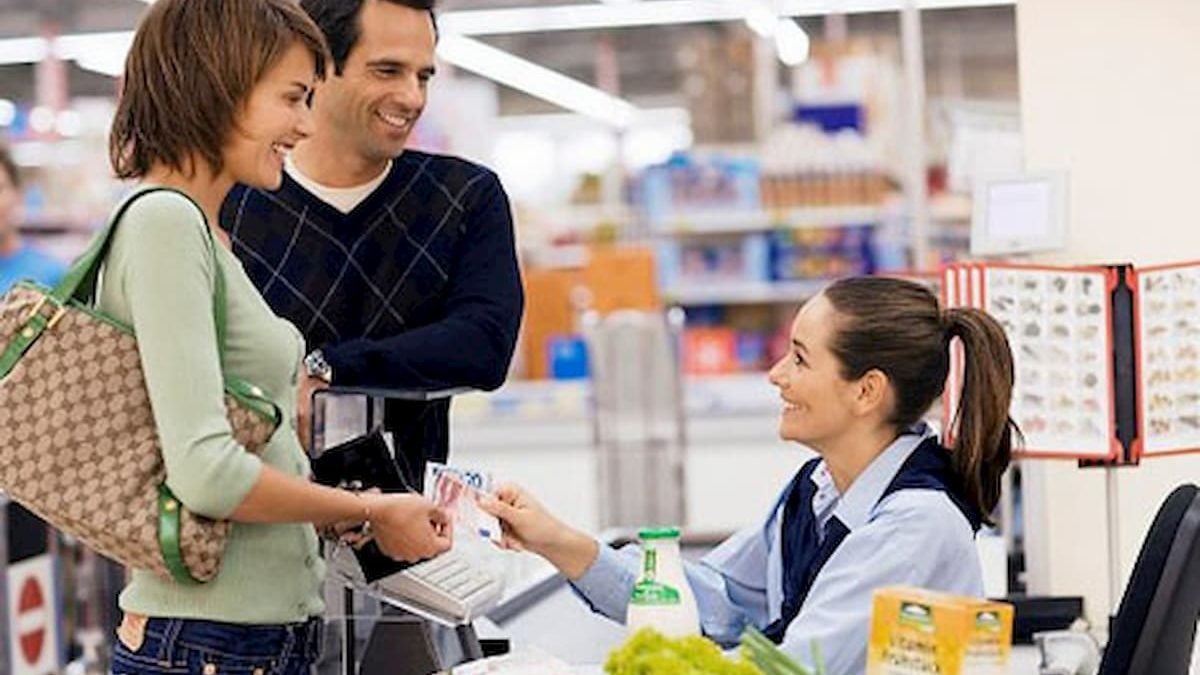 В Украине можно будет снять деньги в кассе супермаркета В Украине можно будет снять деньги в кассе супермаркета