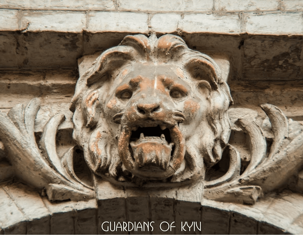 А вот эта большая кошка из камня находится на улице Дмитровской А вот эта большая кошка из камня находится на улице Дмитровской