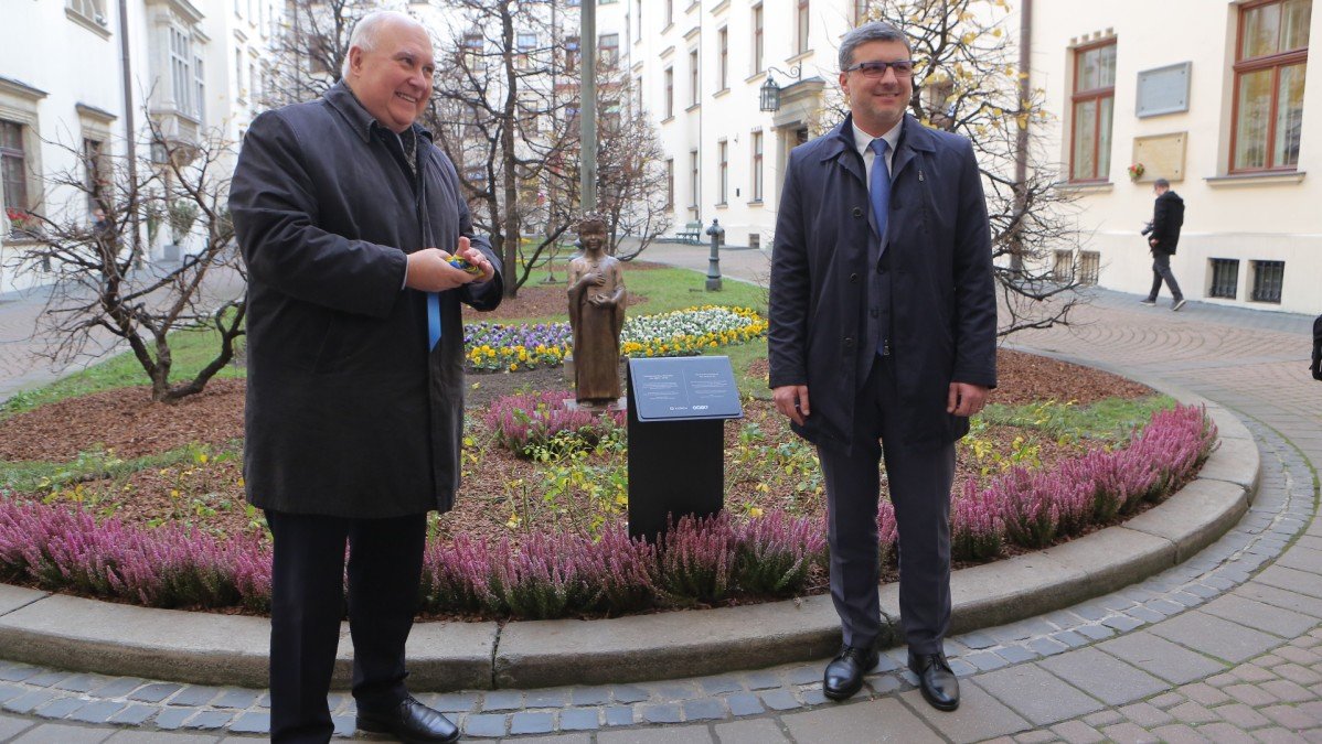 На открытии присутствовали заместитель Президента Кракова Богуслав Космидер и заместитель главы КГГА Валентин Мондриевский 