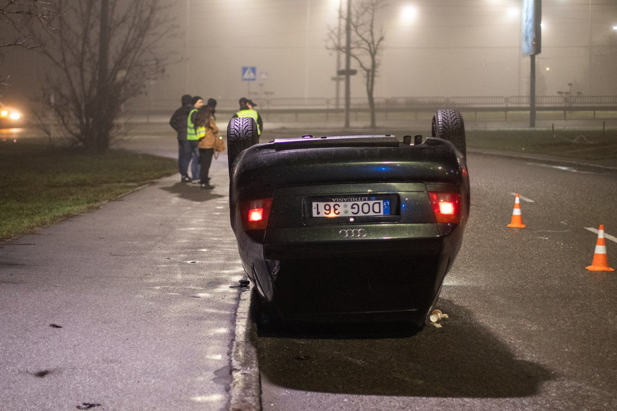 Предварительно, причиной аварии стали погодные условия и скользкая дорога