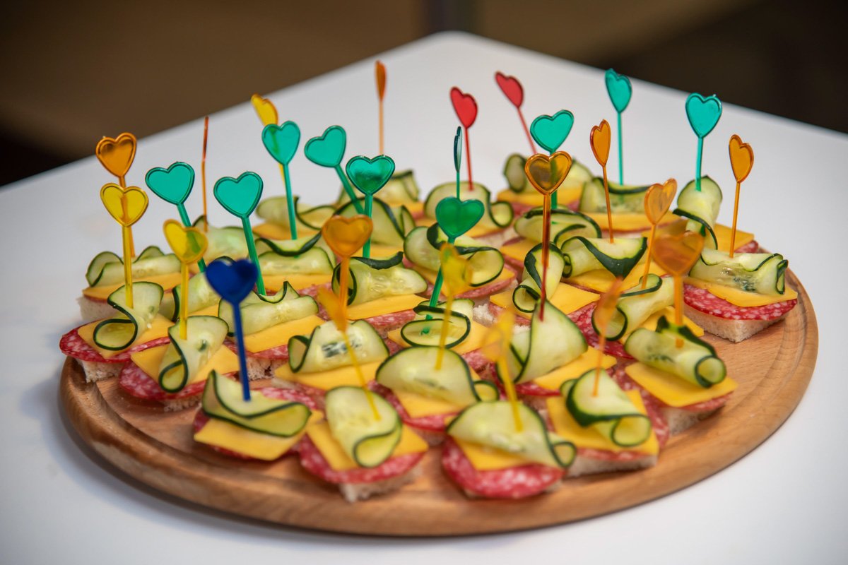 Для всех гостей были вкусные угощения Для всех гостей были вкусные угощения