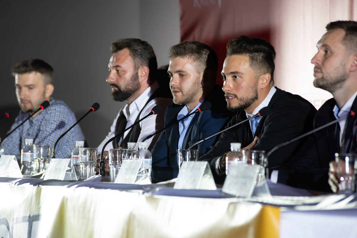 После просмотра "Отеля Эдельвейс" прошла пресс-конференция не только с актерами фильма, но и продюсером, сценаристом, композитором и режиссером После просмотра "Отеля Эдельвейс" прошла пресс-конференция не только с актерами фильма, но и продюсером, сценаристом, композитором и режиссером