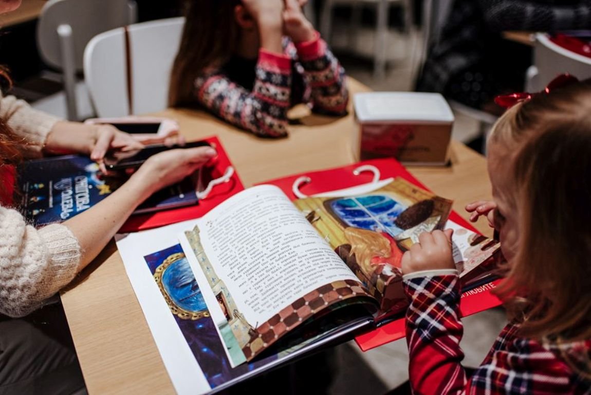 Иллюстрации для новой “Снежной королевы” создавала известная украинская художница Евгения Гапчинская