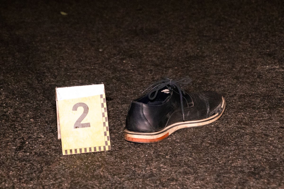 Ему было около 30 лет Ему было около 30 лет