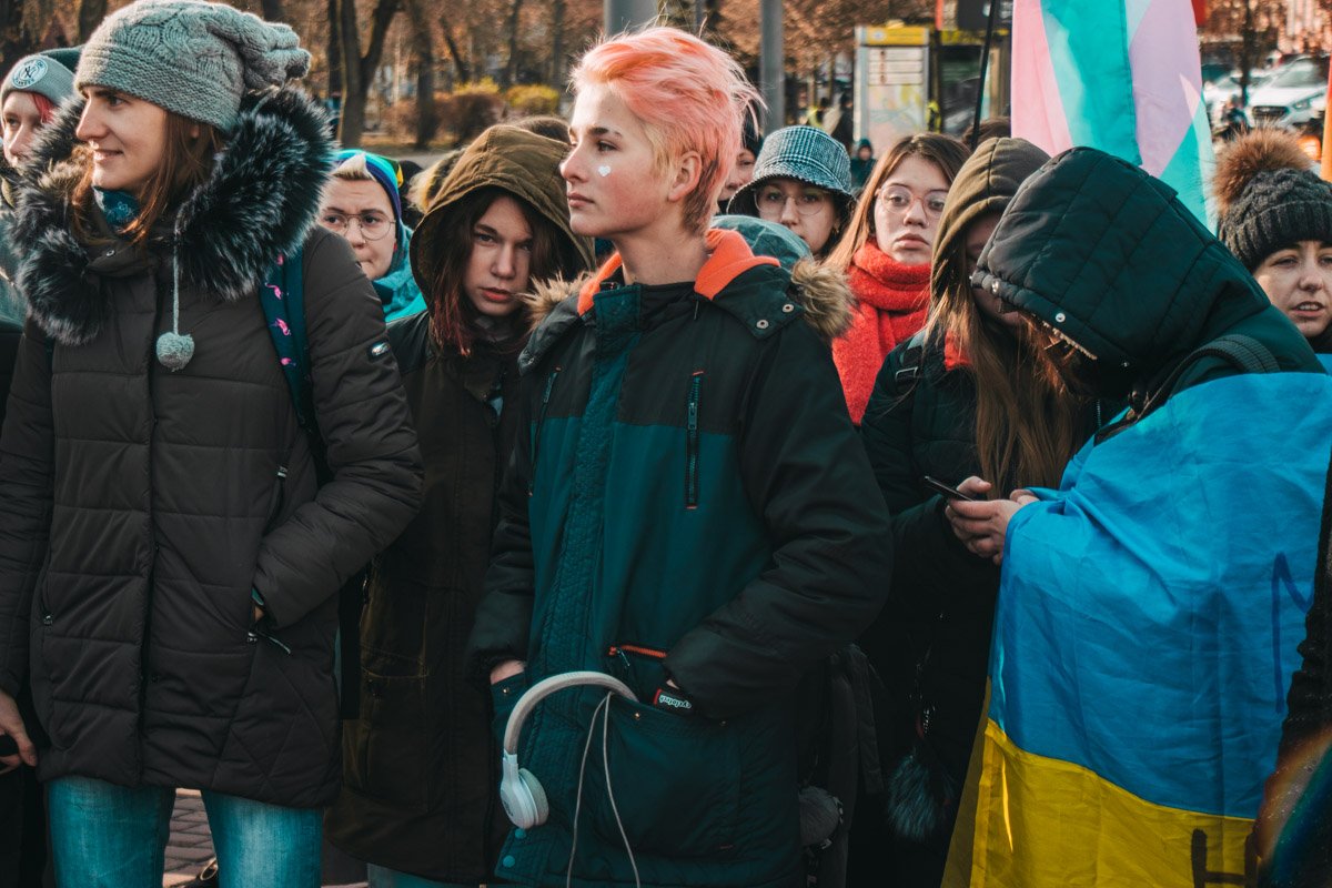 Но у агрессивно настроенных граждан пробраться к "врагам" не получилось