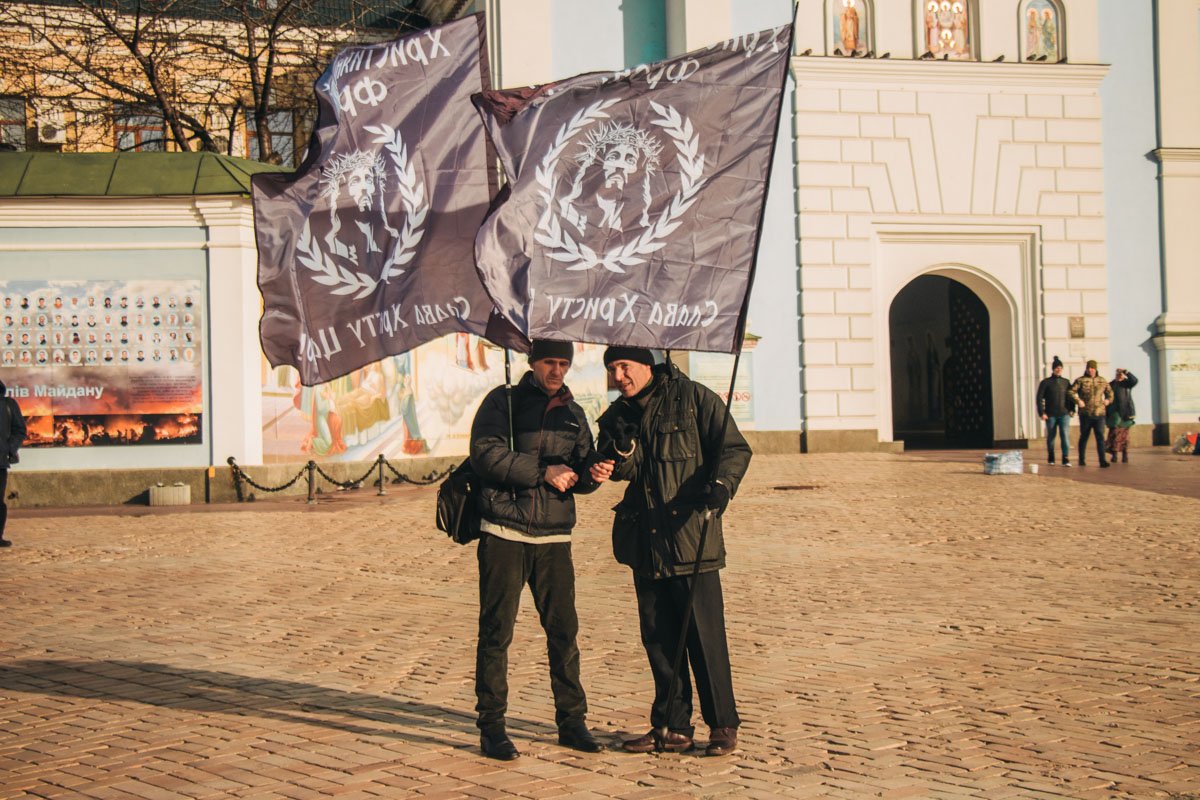 А место проведения акции расположилось очень близко к собору