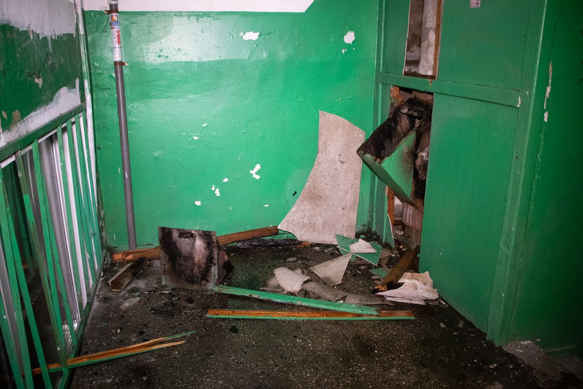 Эпицентр детонации оказался в одном из парадных между этажами Эпицентр детонации оказался в одном из парадных между этажами