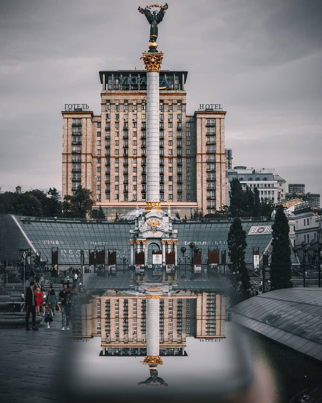 Отражение нельзя обмануть. Отражение показывает даже то, то пытаешься скрыть. Фото: @kv4dromax