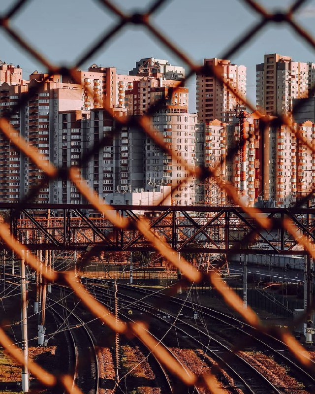 Цвет осени повсюду. Фото: @fantakr