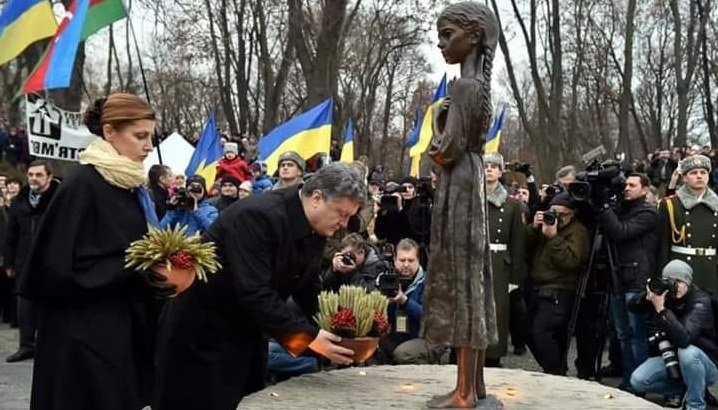 Это делается, вероятно, для безопасности президента страны. И тут неважно, кто именно занимает пост