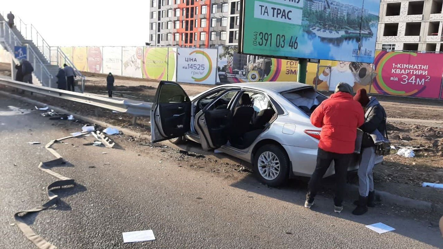 24 ноября под Киевом на Одесской трассе, возле села Чабаны, в ДТП попал уполномоченный Зеленского Николай Кулеба 24 ноября под Киевом на Одесской трассе, возле села Чабаны, в ДТП попал уполномоченный Зеленского Николай Кулеба