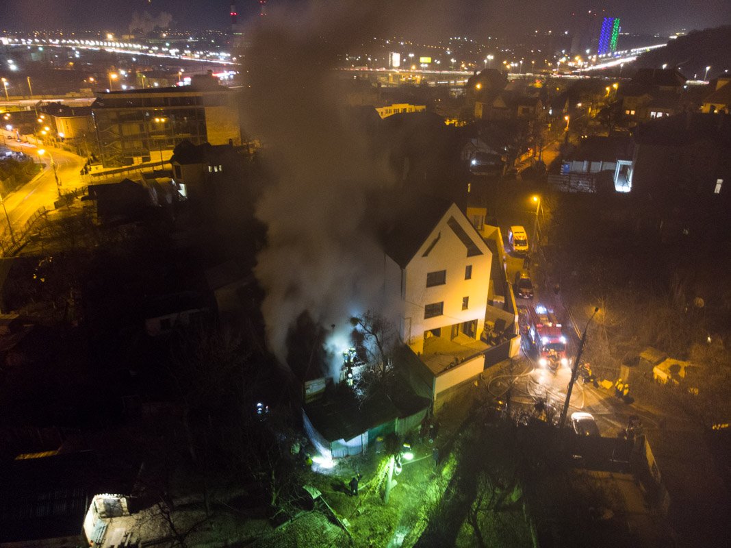 Огонь охватил площадь 70 квадратных метров