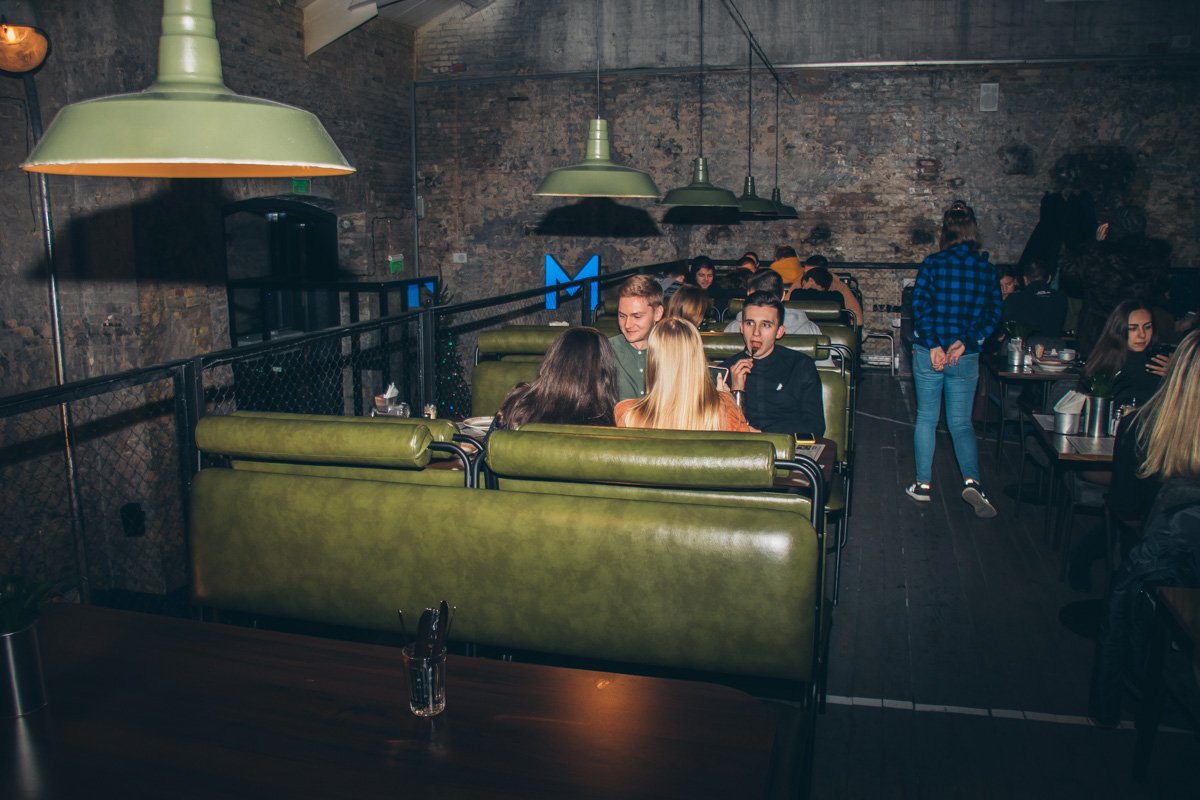 Огромный плюс этого заведения в том, что оно работает круглосуточно Огромный плюс этого заведения в том, что оно работает круглосуточно