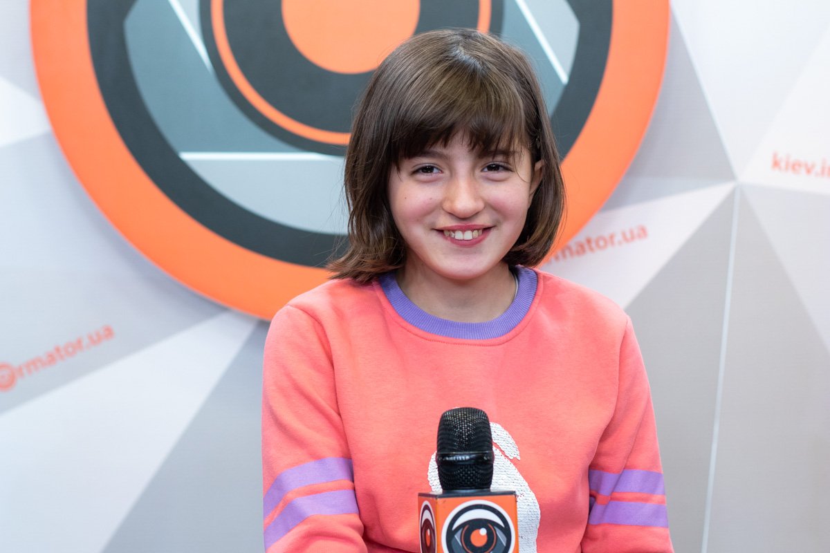 Они признались, что работа журналиста и телеведущего очень интересная, а попробовать себя в роли работников СМИ достаточно сложно Они признались, что работа журналиста и телеведущего очень интересная, а попробовать себя в роли работников СМИ достаточно сложно