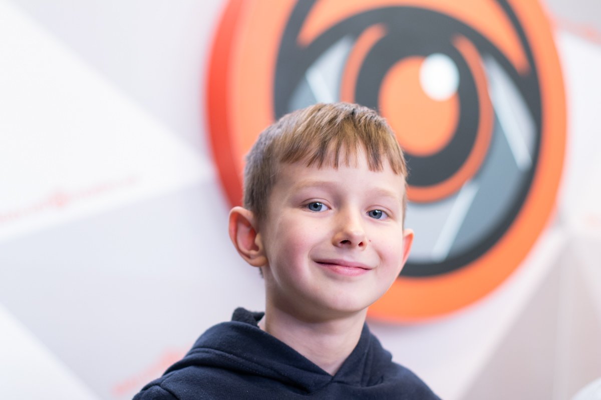 А самый младшенький из гостей к концу мероприятия раскрепостился и показывал нашей ведущей, как нужно танцевать А самый младшенький из гостей к концу мероприятия раскрепостился и показывал нашей ведущей, как нужно танцевать