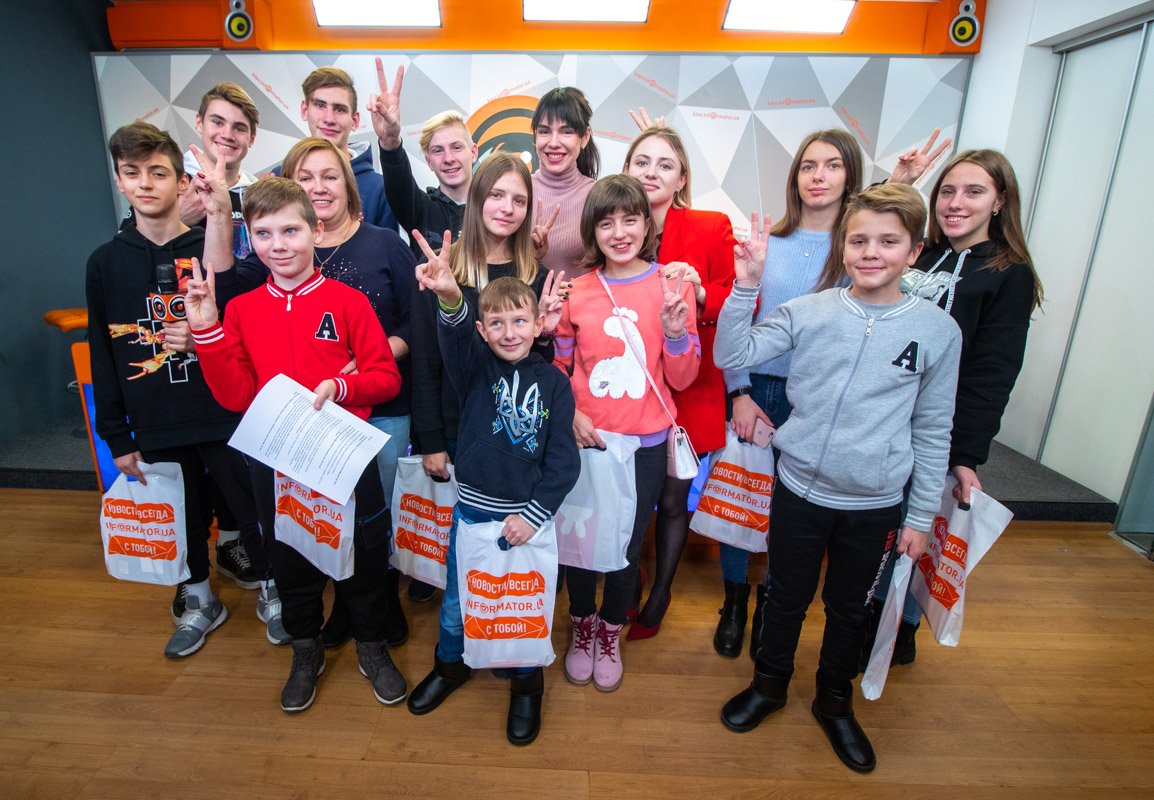 Ну а приятным бонусом стали конфетки и небольшие презенты от редакции Информатора Ну а приятным бонусом стали конфетки и небольшие презенты от редакции Информатора