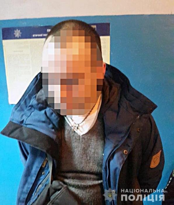 Житель Киева ударил пассажира метром ножом 