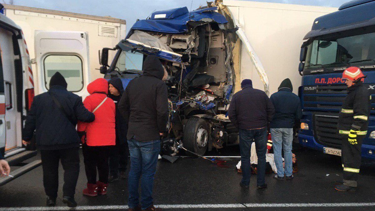 Никто из пассажиров автобуса не пострадал Никто из пассажиров автобуса не пострадал