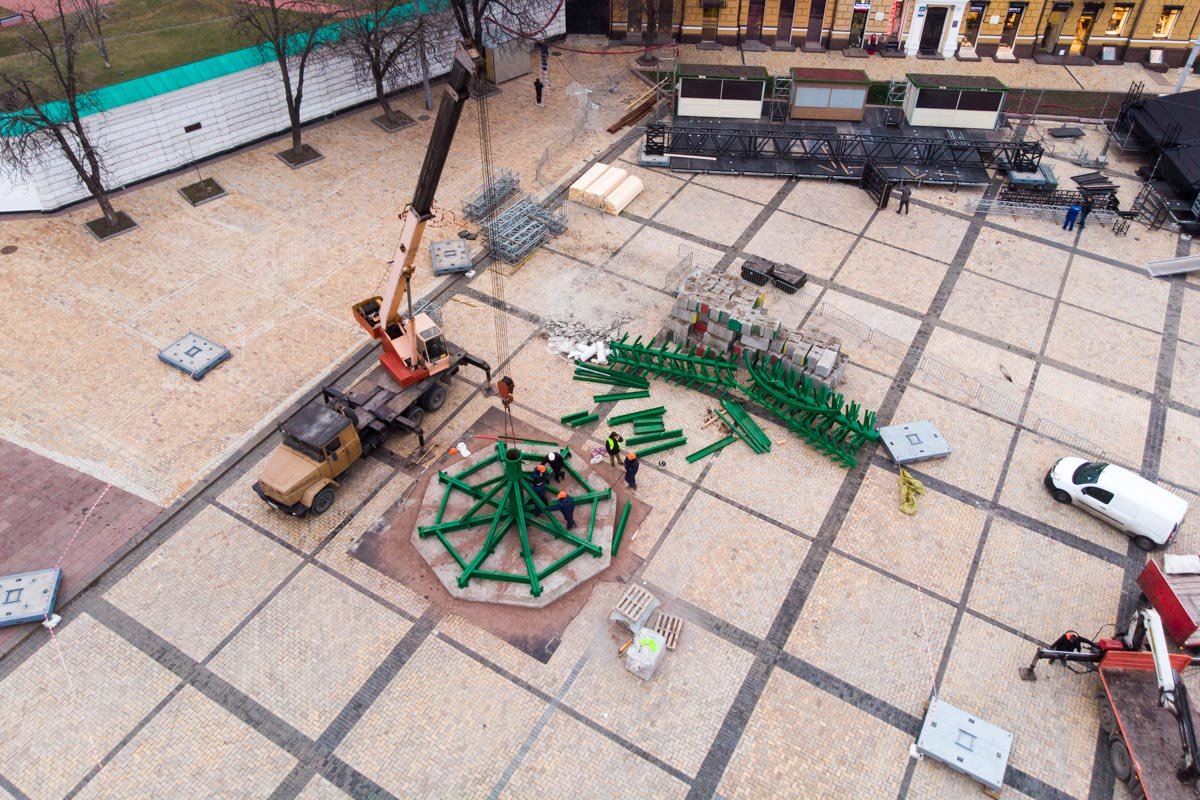 Здесь же будет находится и главная елка страны Здесь же будет находится и главная елка страны