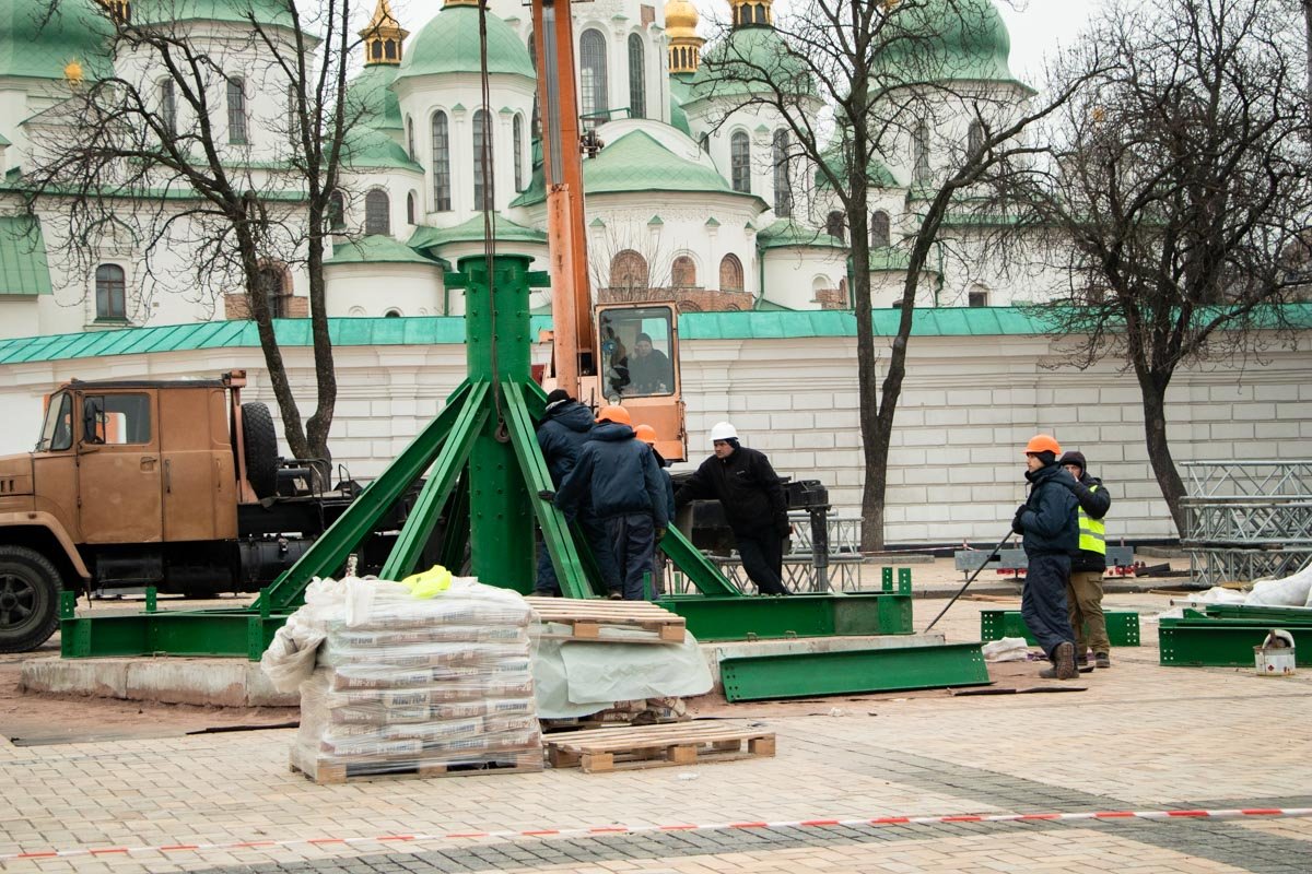 Строители приближают праздник для жителей Киева Строители приближают праздник для жителей Киева