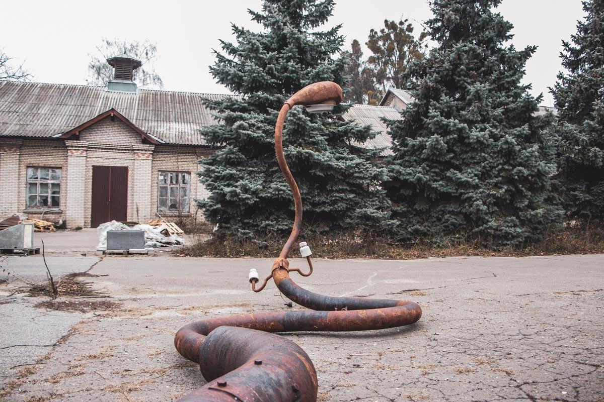 Пока что фонарь "обитает" недалеко от мастерской автора Пока что фонарь "обитает" недалеко от мастерской автора