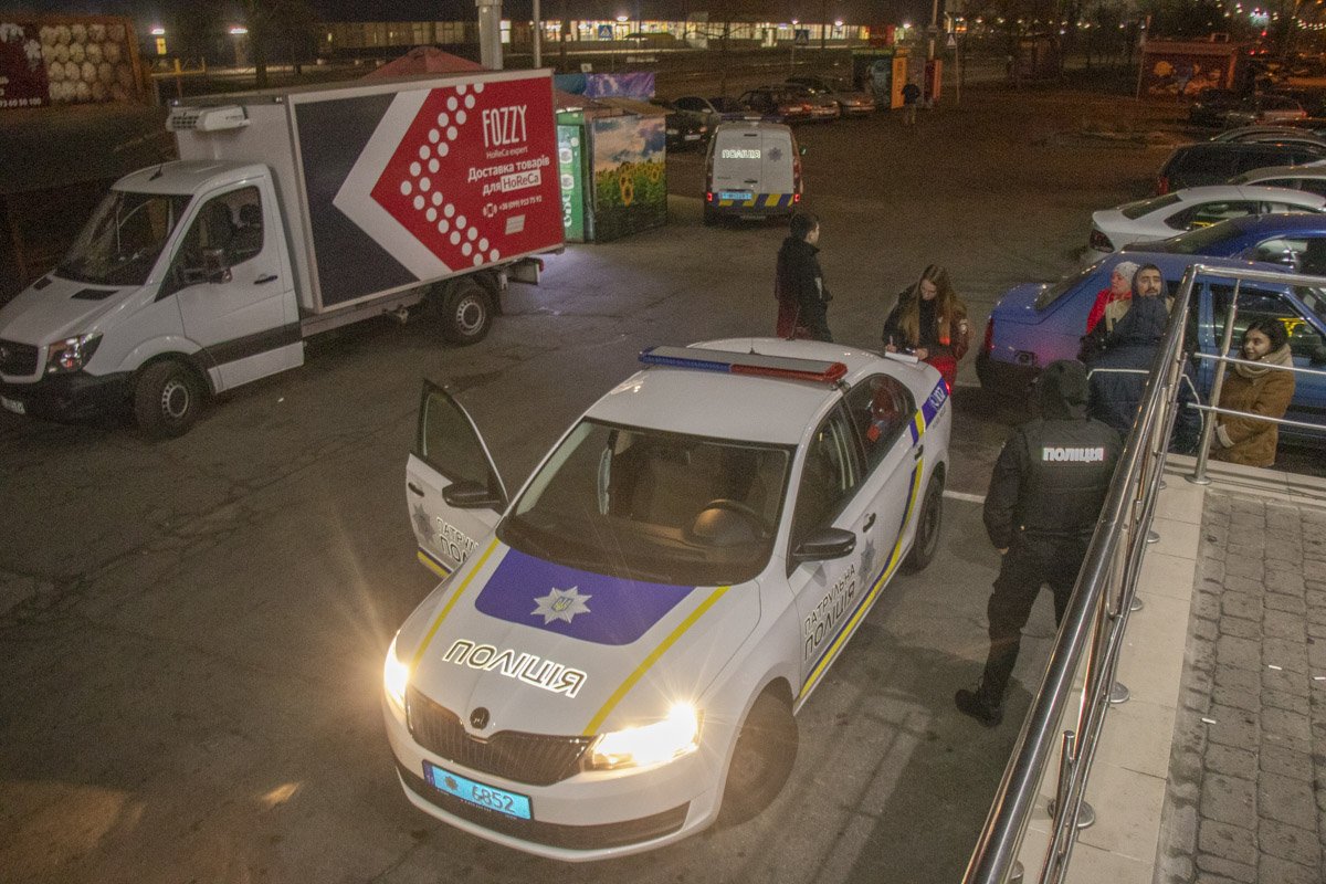 Патрульные составляли административные материалы по статье 130 КУоАП Патрульные составляли административные материалы по статье 130 КУоАП