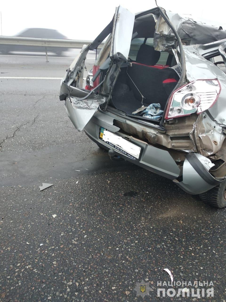 Прямо на мосту столкнулись Opel, Geely и Mercedes Прямо на мосту столкнулись Opel, Geely и Mercedes