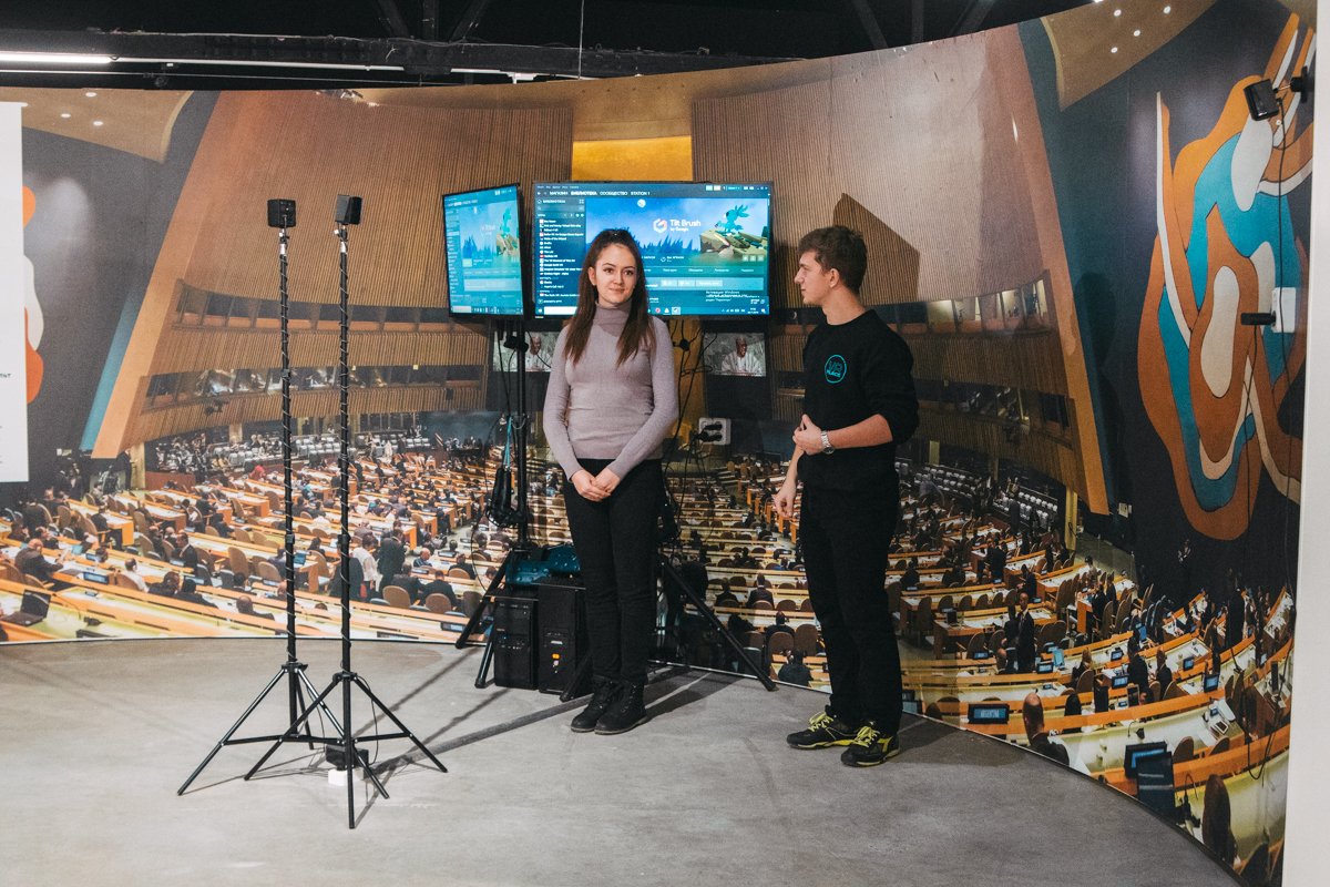 Один росчерк пера может изменить судьбу целой страны или даже всего мира