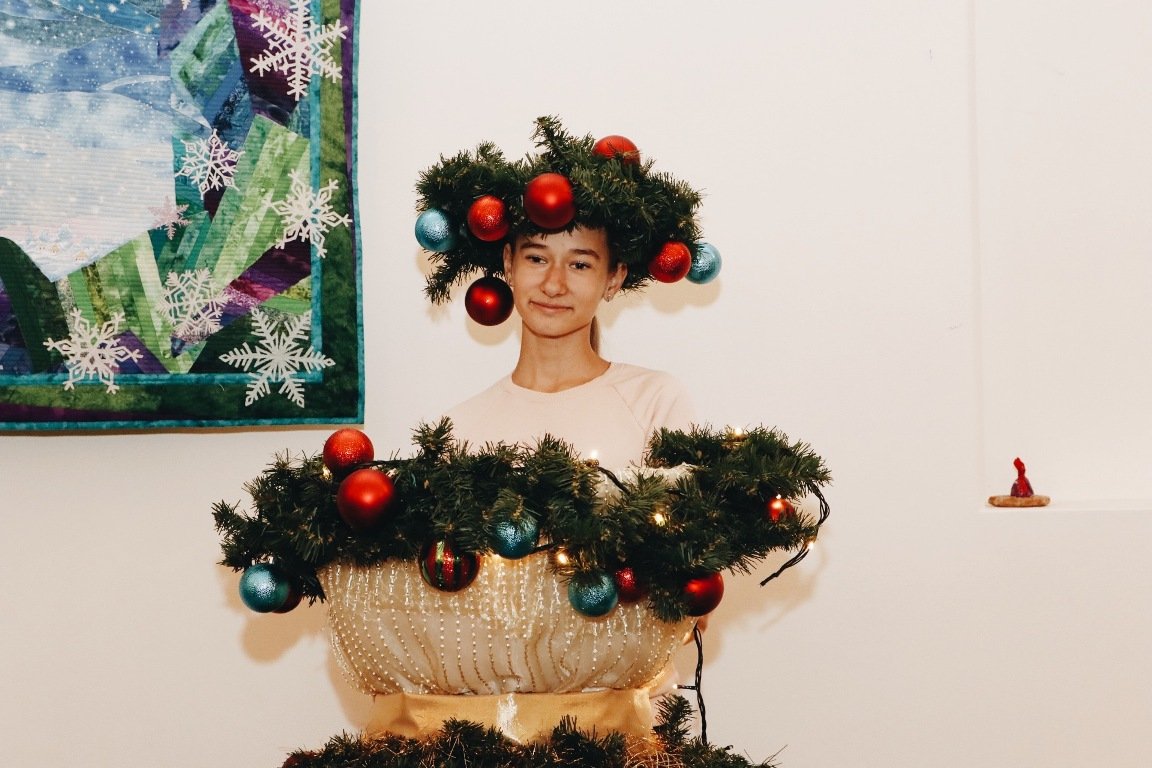 Есть много фотозон для праздничных фото 