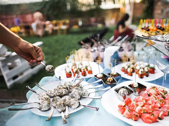 Где в Киеве заказать праздничный фуршет для презентации и банкет свадьбы или корпоратива: топ кейтеринговых компаний 5