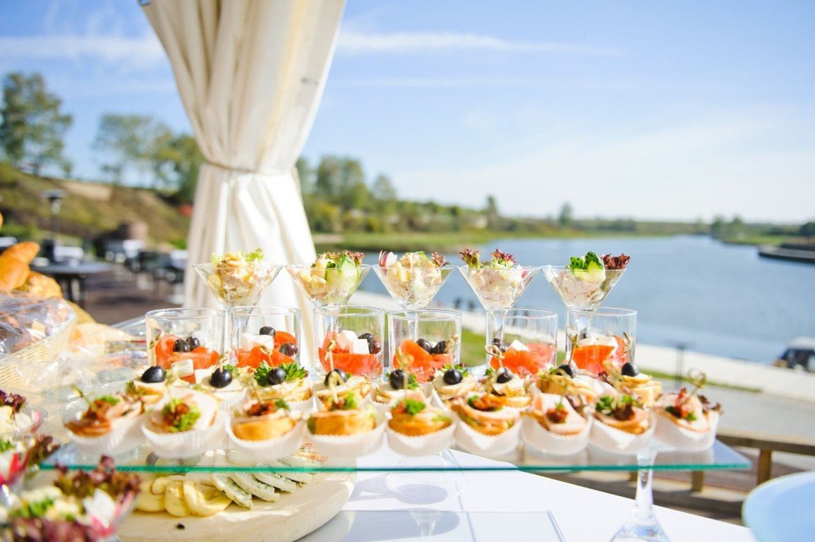 Где в Киеве заказать праздничный фуршет для презентации и банкет свадьбы или корпоратива: топ кейтеринговых компаний 6