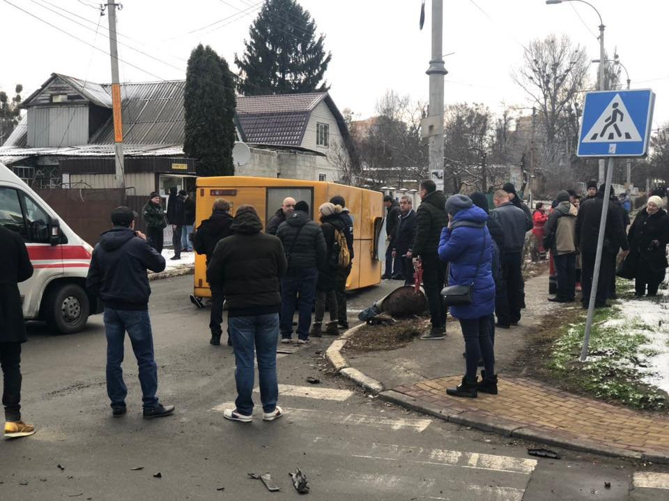 Под Киевом в ДТП погибли два человека Под Киевом в ДТП погибли два человека