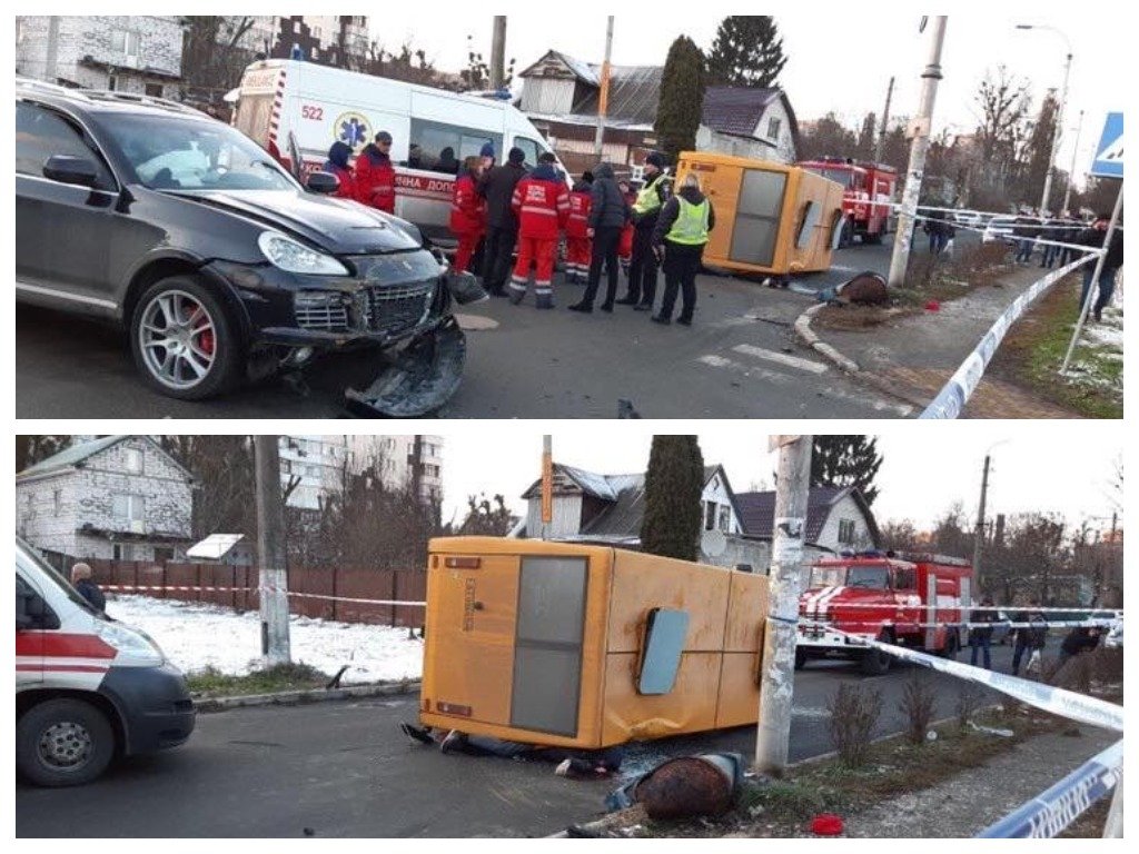 После столкновения с внедорожником микроавтобус раздавил выпавших пассажиров После столкновения с внедорожником микроавтобус раздавил выпавших пассажиров