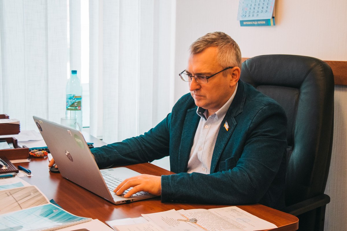 Александр Павлович Федиенко - народный депутат Украины девятого созыва Александр Павлович Федиенко - народный депутат Украины девятого созыва